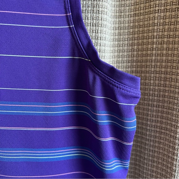 NikeGolf sleeveless Golf Shirt. Size Medium - Picture 6 of 7